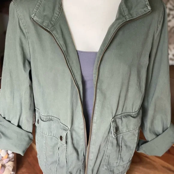 Arizona jacket, size medium, army green lightweight jacket. Great condition. - Picture 7 of 9